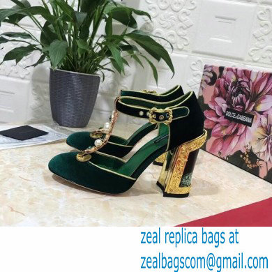 Dolce  &  Gabbana Heel 10.5cm T-strap Sandals Green with Pearls 2021